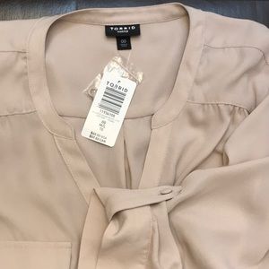 W Harper Mushroom Top, with 3/4 sleeve